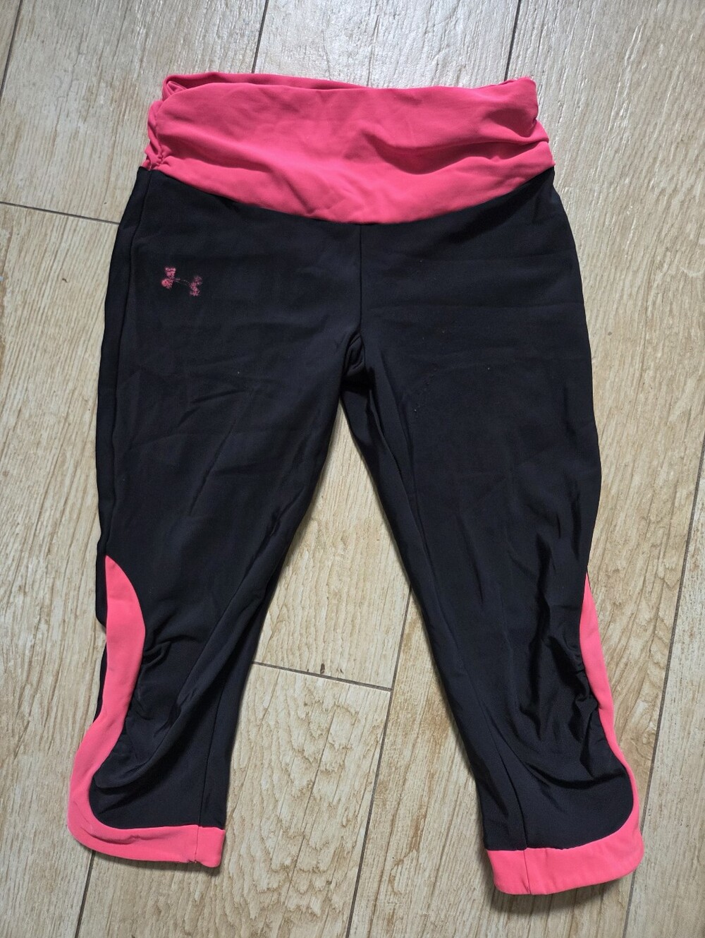 Under Armour Women's Black and Pink Capri Leggings